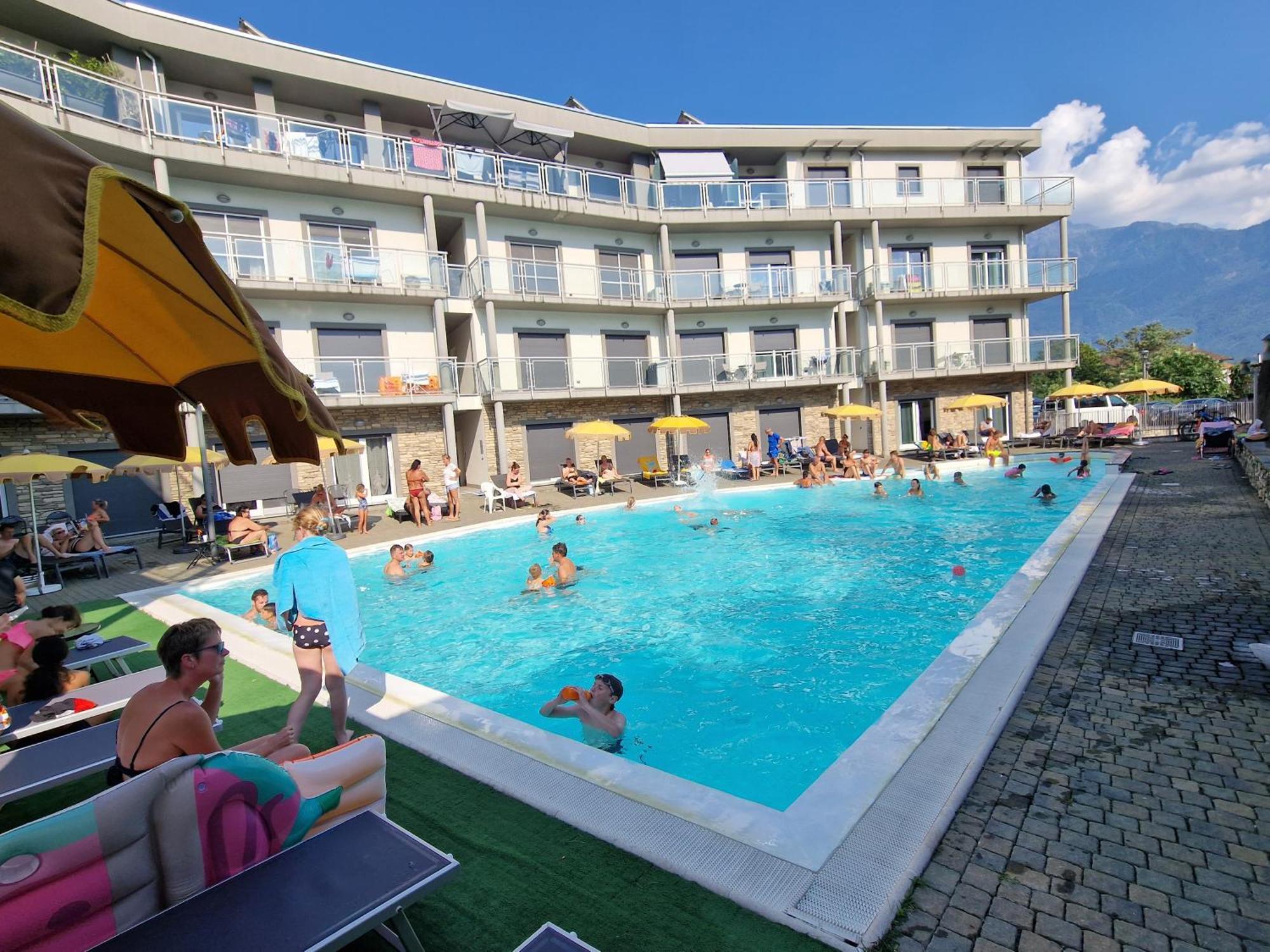Hotel Residence Alessandra Домазо Экстерьер фото